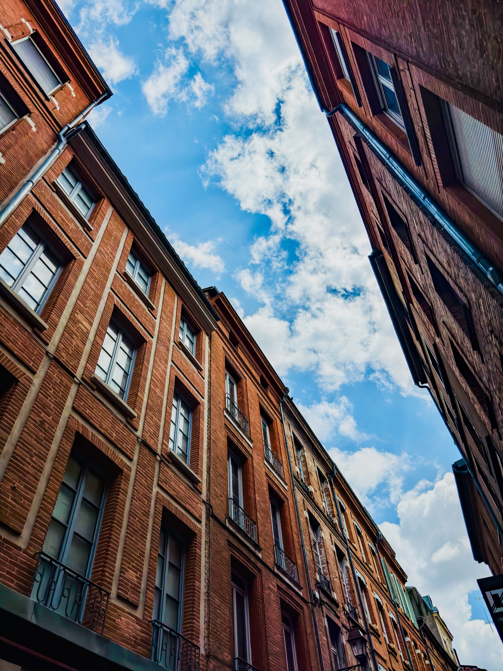 Façades de brique de Toulouse, la ville rose